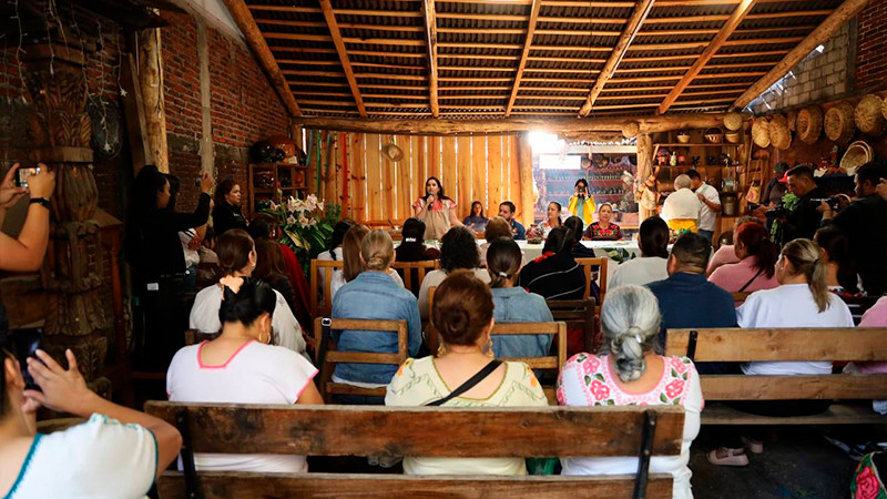 Yadira Ramírez Mora inaugura curso de Cocina Tradicional Purépecha en Uruapan 