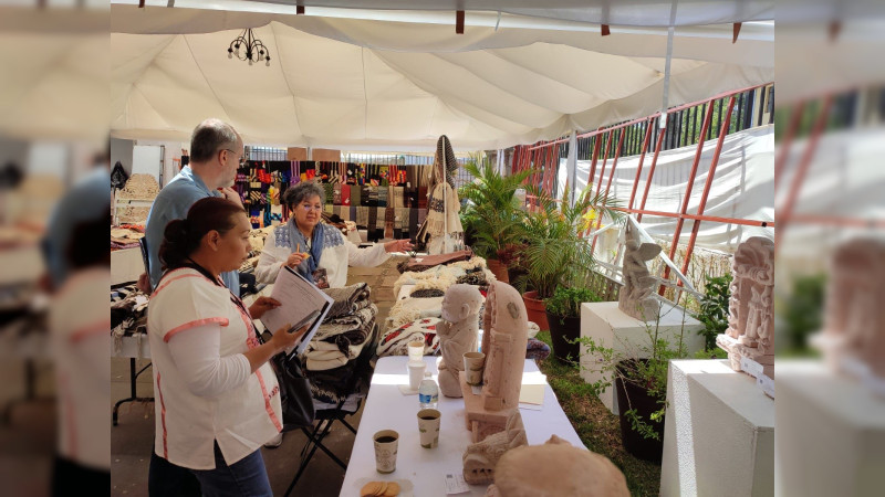 Seleccionan artesanías ganadoras del LXII Concurso Estatal de Domingo de Ramos