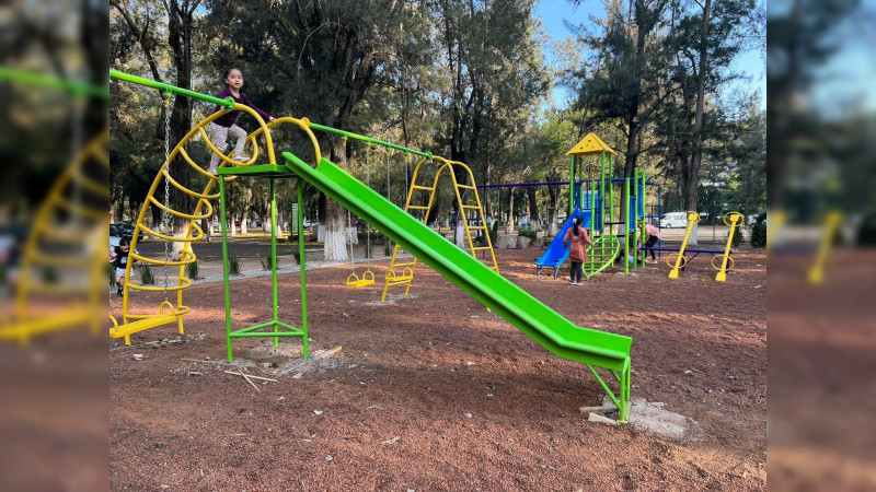 Instala Ceconexpo nuevos juegos infantiles en jardín del Planetario 