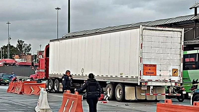 Motociclista Muere Atropellado Por Tráiler Sobre La Autopista México ...