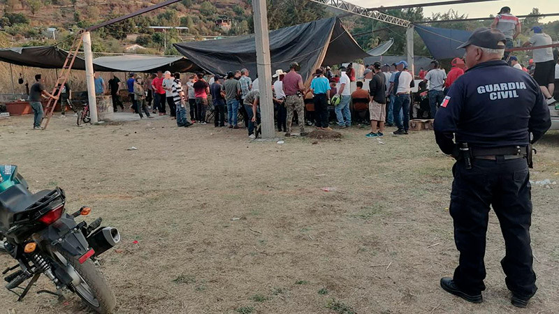 Desactivan en Panindícuaro, Michoacán pelea de gallos clandestina 