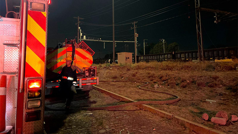 Arde carro-tanque en Santa María Magdalena Queretaro 