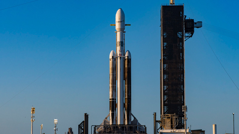 Cohete "Falcon Heavy" enviará dos satélites de internet al espacio: Space X 