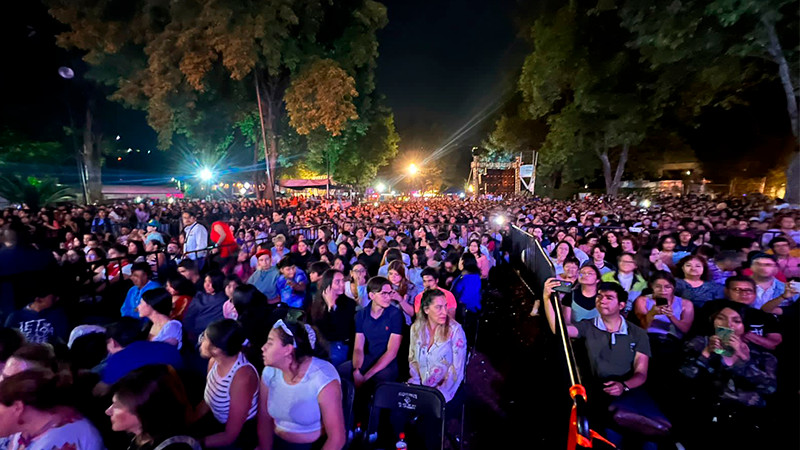 Del espacio sideral a Morelia, Jesse & Joy desataron la mocita en el Festival Michoacán de Origen