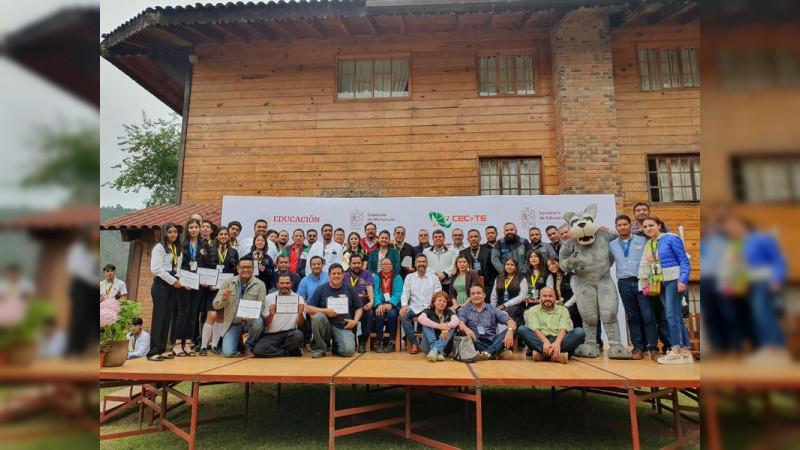 Van estudiantes del Cecytem a concurso nacional de creatividad tecnológica  