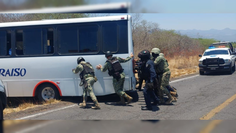 Amagan con nuevos bloqueos en Peribán y Los Reyes tras operativo federal contra el crimen organizado 