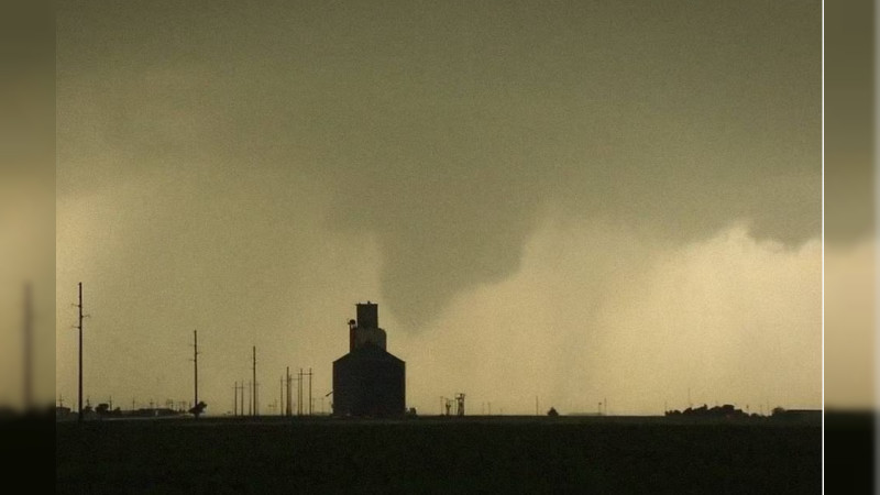 Tornado arrasa ciudad Perryton, Texas 