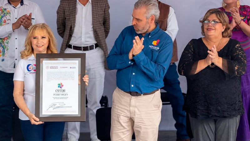 Julieta García Zepeda asiste a entrega del reconocimiento a Cotija como Pueblo Mágico 