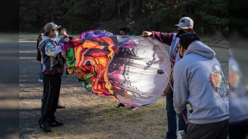 Paracho y Pátzcuaro, listos para iluminar el cielo con Globos de Cantoya