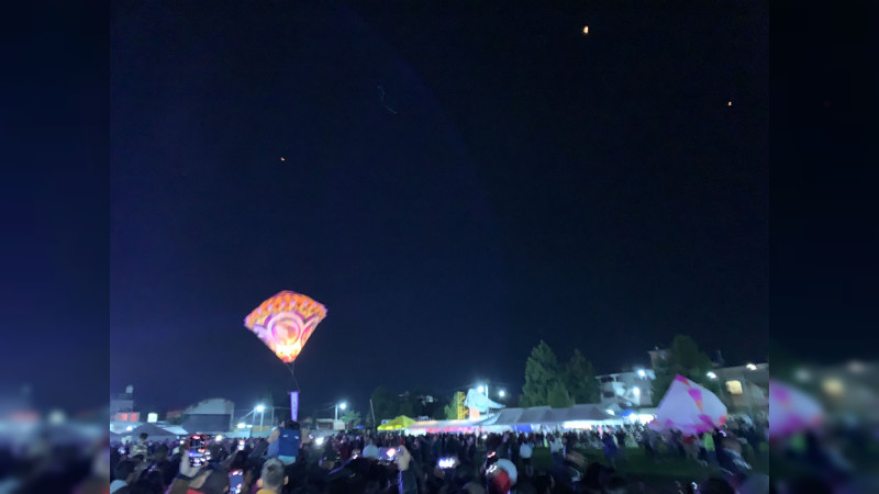 Con globo de cantoya recuerdan a enfermera víctima de feminicidio en Paracho 