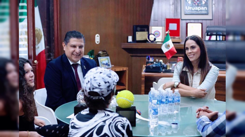 Nacho Campos recibe a Patricio Álvarez Chávez, uruapense promesa del tenis mexicano