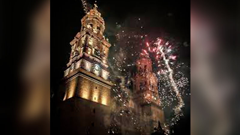 Invita Secretaría de Turismo municipal al encendido especial de la Cátedral de Morelia 