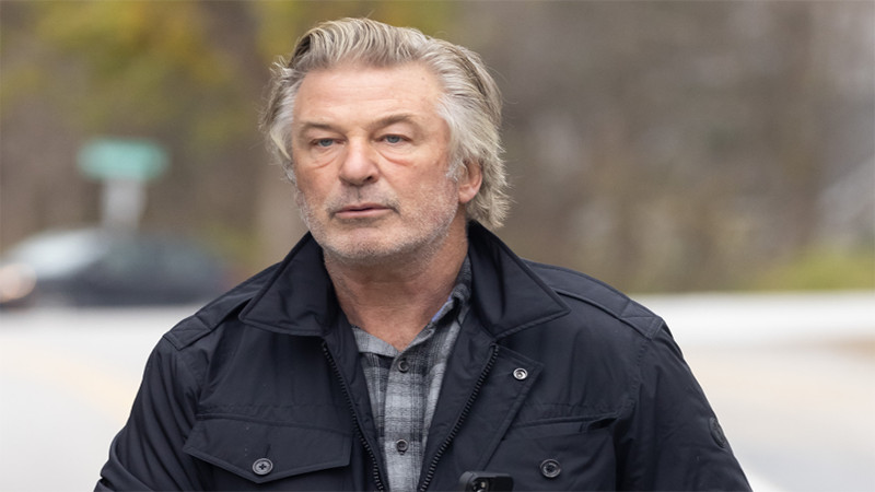 Nuevo desarrollo en el caso Alec Baldwin y Rust; posible enfrentamiento de cargos por homicidio involuntario 