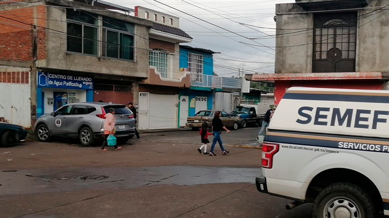 Guardia Civil se enfrenta a balazos con solitario pistolero en Uruapan 