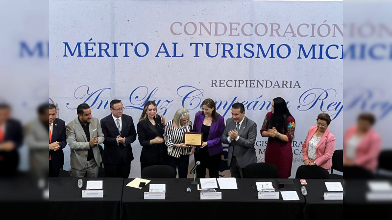 Entrega Sectur a Ana Compean el Mérito al Turismo Michoacano