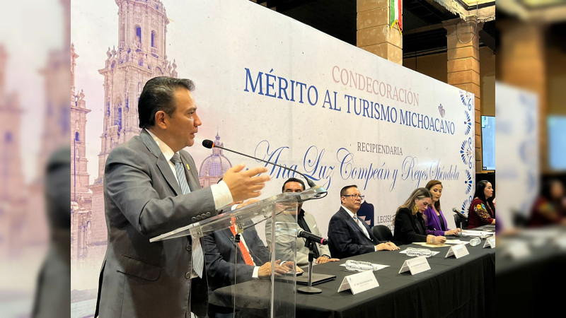 Entrega Sectur a Ana Compean el Mérito al Turismo Michoacano