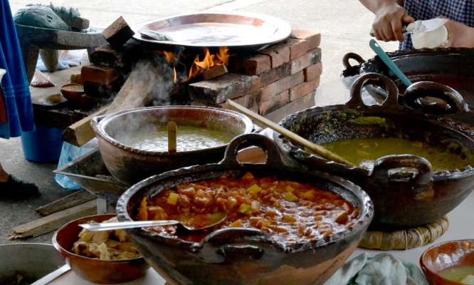 Segundo encuentro de cocineras tradicionales en Uruapan - Foto 1 