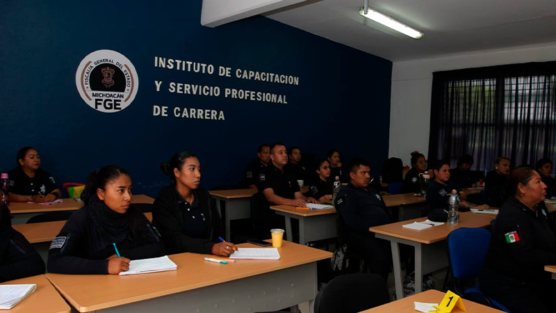 Más de 200 policías auxiliares capacitados por la FGE 