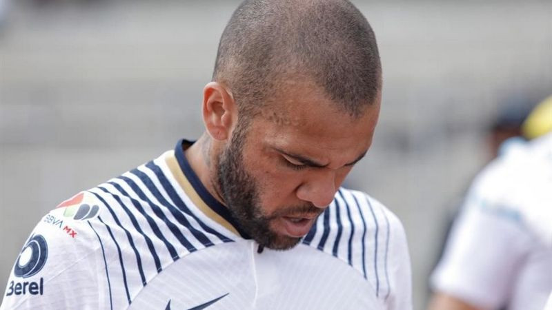 Dani Alves se mantendrá en la cárcel tras no reunir dinero de su fianza 