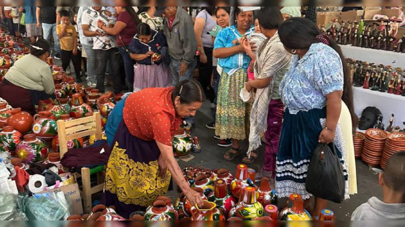 Estos son los últimos días del Tianguis Artesanal en Pátzcuaro, Michoacán 