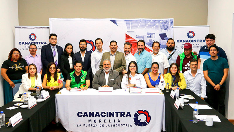 Expone la CANACINTRA Morelia las necesidades del sector industrial a Ernesto Núñez y Carolina Rangel 