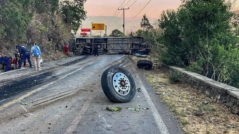 Pierden La Vida 14 Peregrinos En Volcadura De Autobús En Malinalco ...