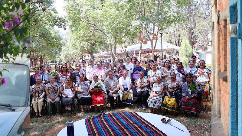 Festejan a mamás artesanas en el Festival Michoacán de Origen