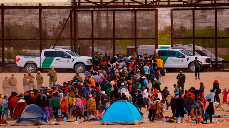 Abandonan a tres mil migrantes en vagones del tren en Durango 