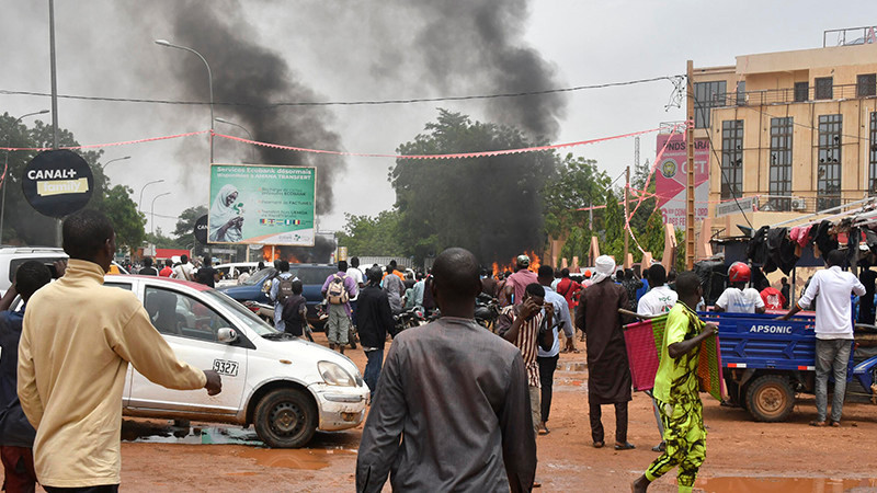 Ataque con explosivos a mezquita en Nigeria deja saldo de 11 muertos 