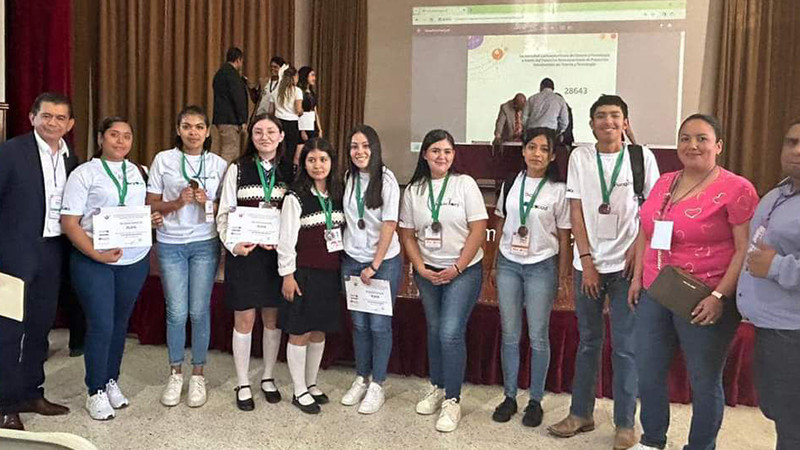  Lista la delegación estudiantil del Cecytem para competir en Infomatrix Iberoamérica 