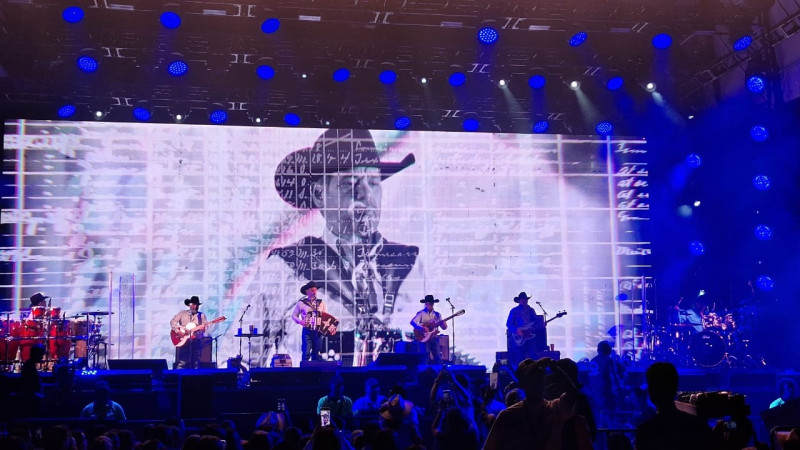 Intocable abarrota el Venustiano en cierre del Festival Michoacán de Origen 