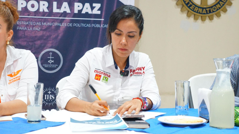Fanny Arreola firma la agenda “Diálogos y compromisos por la paz” 