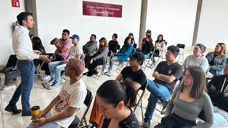 Sectur acerca proyecto de Encuentro de Cocineras Tradicionales a estudiantes de Gastronomía