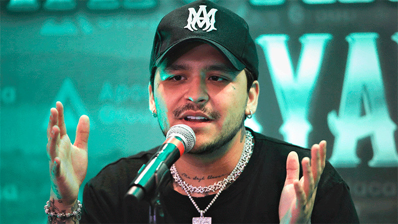 Universal Music acusa a Christian Nodal de haber falsificado documentos 