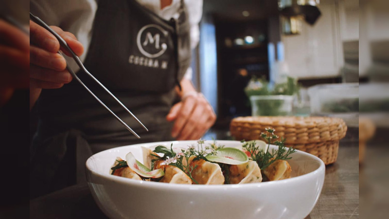 Mariana Valencia, la chef que promueve la cocina michoacana en España