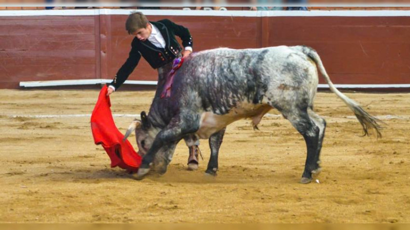 El moreliano Diego Medina se metió a la final de tentaderos de Utrera, España 