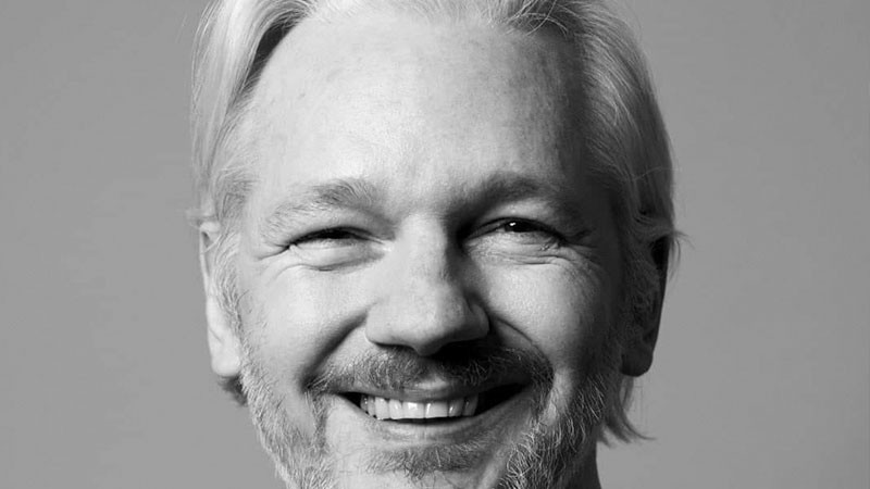 Julian Assange, fundador de wikiLeaks, sale de prisión tras lograr acuerdo con EU 