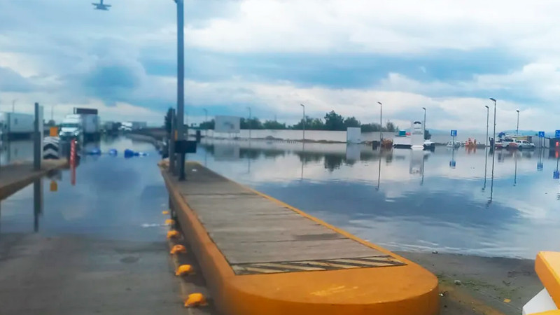 Por inundaciones, cierran varios puntos del Circuito Exterior Mexiquense 