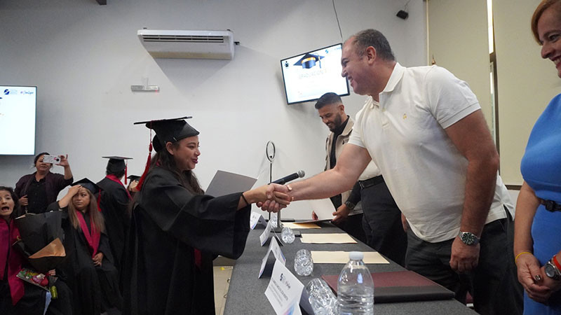 CEDH e INEA apoyan a 10 personas con discapacidad auditiva a concluir su educación primaria y secundaria  