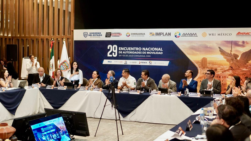 Preside Gladyz Butanda Encuentro Nacional de Autoridades de Movilidad