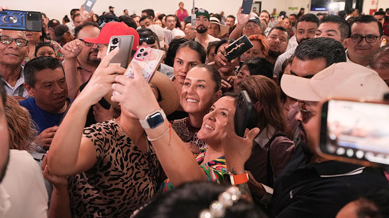 Al ritmo del mariachi arropan a Claudia Sheinbaum a su llegada a Mexicali, Baja California 