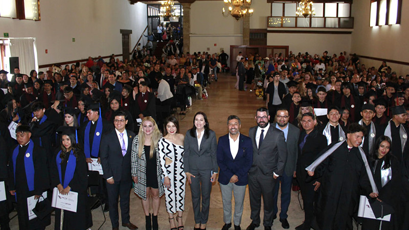 Culminan estudios de nivel medio superior alumnos del Cecytem Capula 