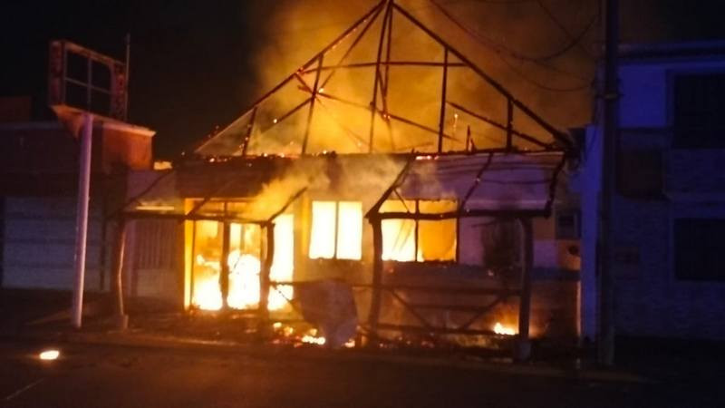 Restaurante de Coatzacoalcos incendiado con bombas molotov anuncia su cierre definitivo 