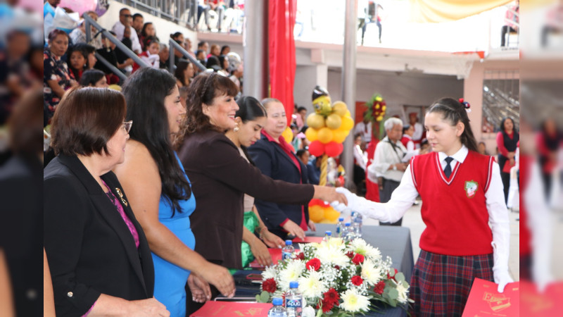 Regidora Martha Elva Solís Durán presidió clausura de fin de cursos de la escuela Primaria Josefa Ortiz de Domínguez