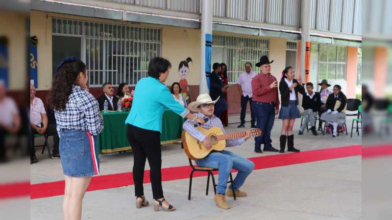 Autoridades municipales y educativas presidieron el acto de clausura del Centro de Atención Múltiple (CAM) Perla Moctezuma Quiroga