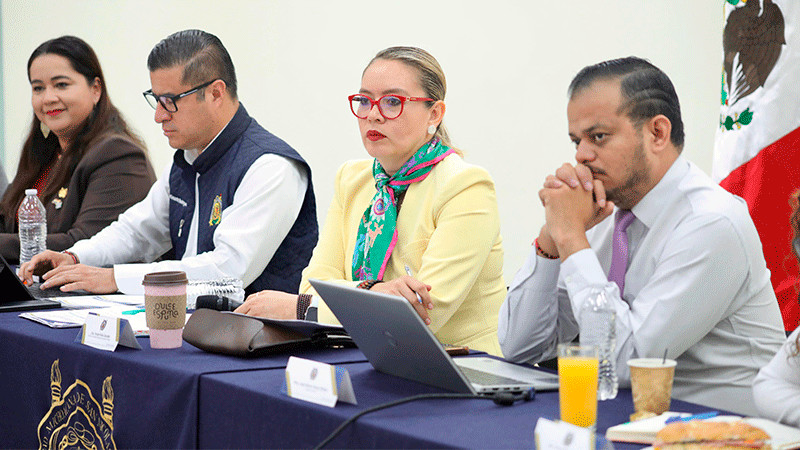 A construir la Universidad del mañana, llama rectora Yarabí Ávila a consejeras y consejeros universitarios alumnos