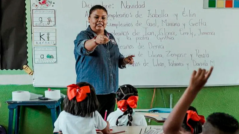 Promete Sheinbaum dar continuidad a la Nueva Escuela Mexicana 