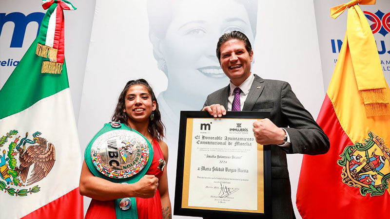 Reconoce Alfonso Martínez a la boxeadora Sol Vargas 