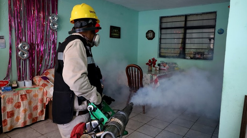 Exhorta Sector Salud a redoblar esfuerzos contra el dengue 