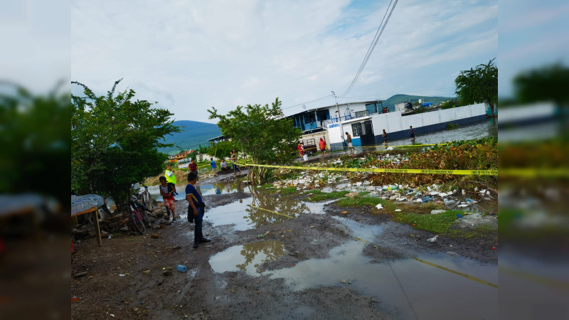 Atiende Sector Salud zonas afectadas por inundaciones en Yurécuaro 